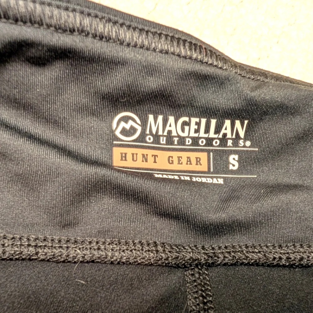 Magellan Hunt Gear Active Pants Mens S Black Camo Compression Base Layer-NWOT